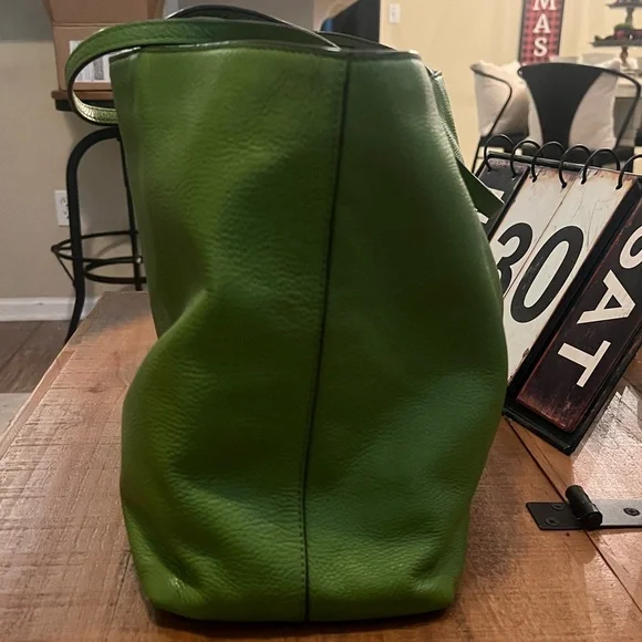 SOLD Tory Burch East West Tote in green - Picture 3 of 8